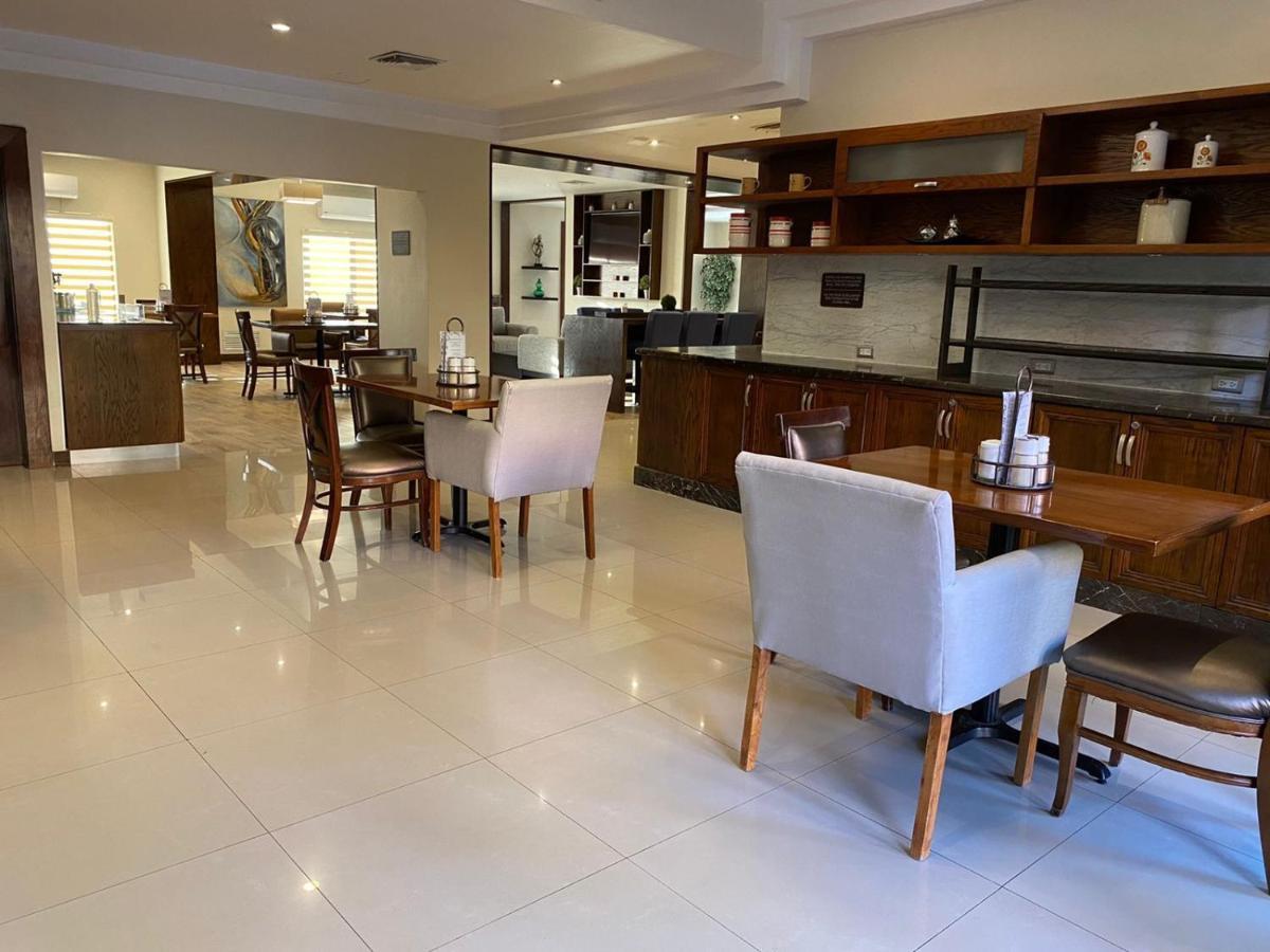 Best Western Plus Chihuahua Aeropuerto מראה חיצוני תמונה