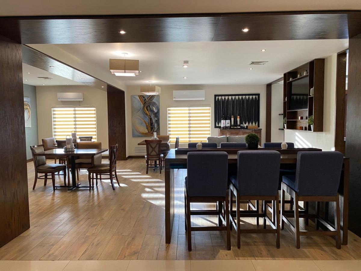 Best Western Plus Chihuahua Aeropuerto מראה חיצוני תמונה