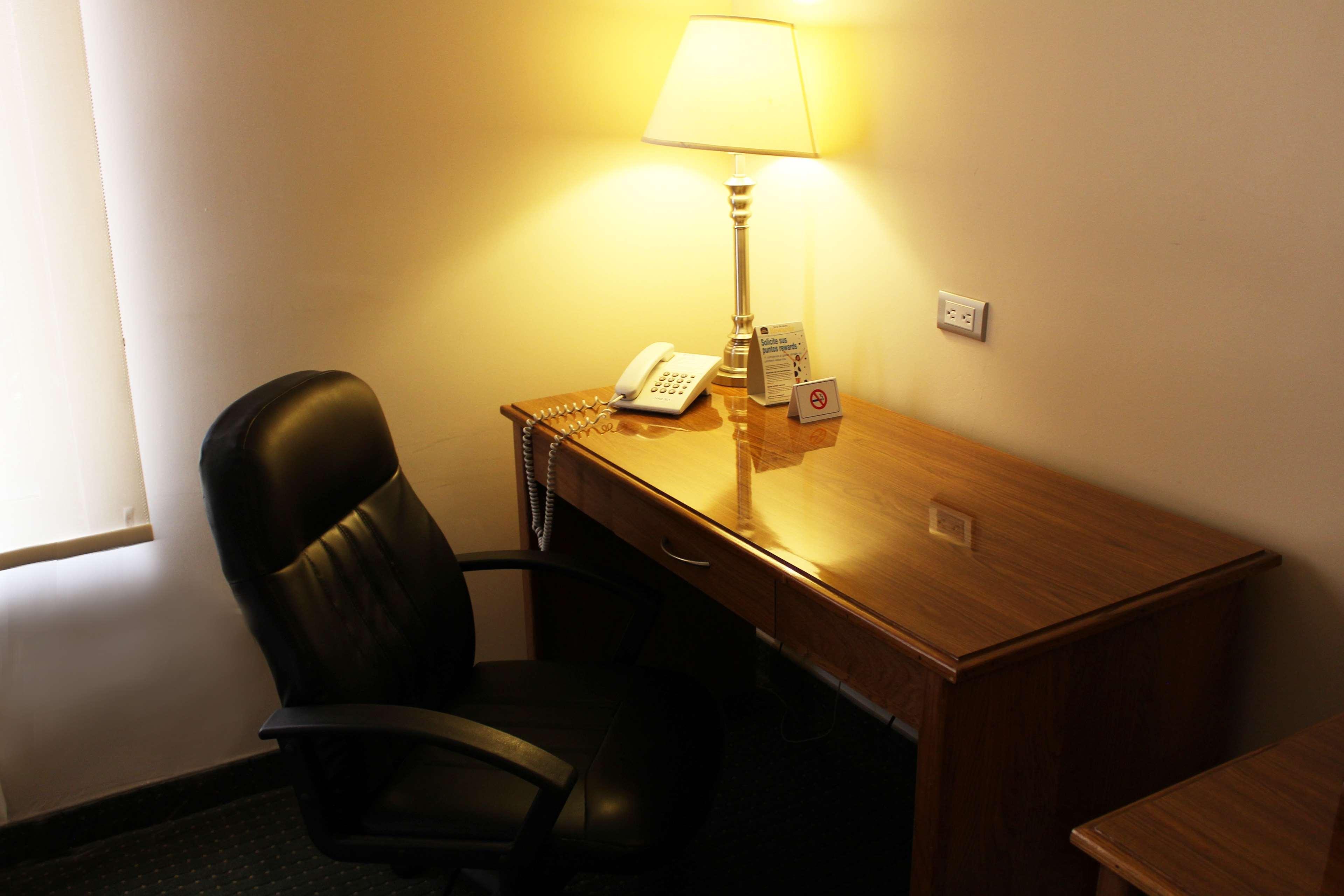 Best Western Plus Chihuahua Aeropuerto מראה חיצוני תמונה