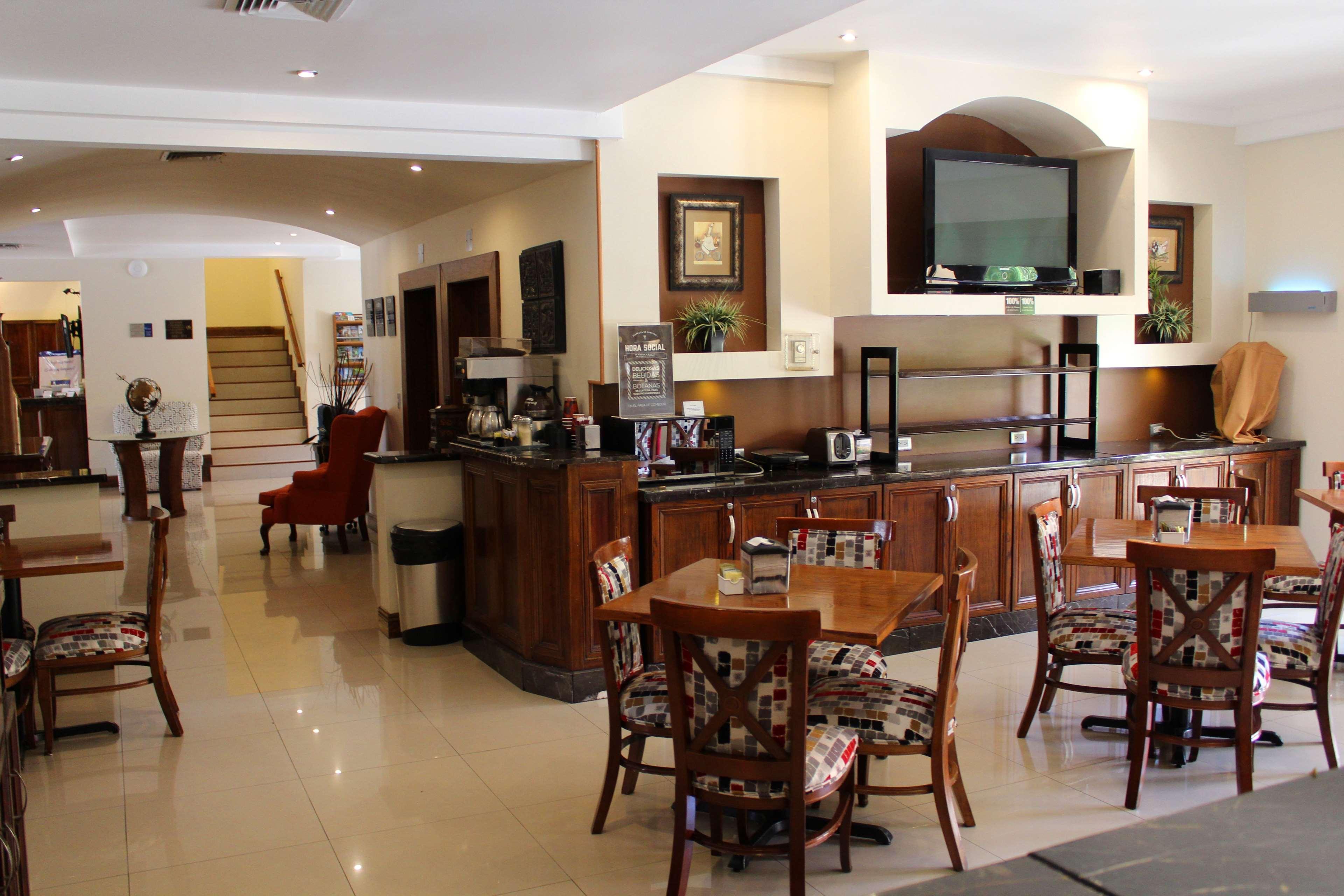 Best Western Plus Chihuahua Aeropuerto מראה חיצוני תמונה