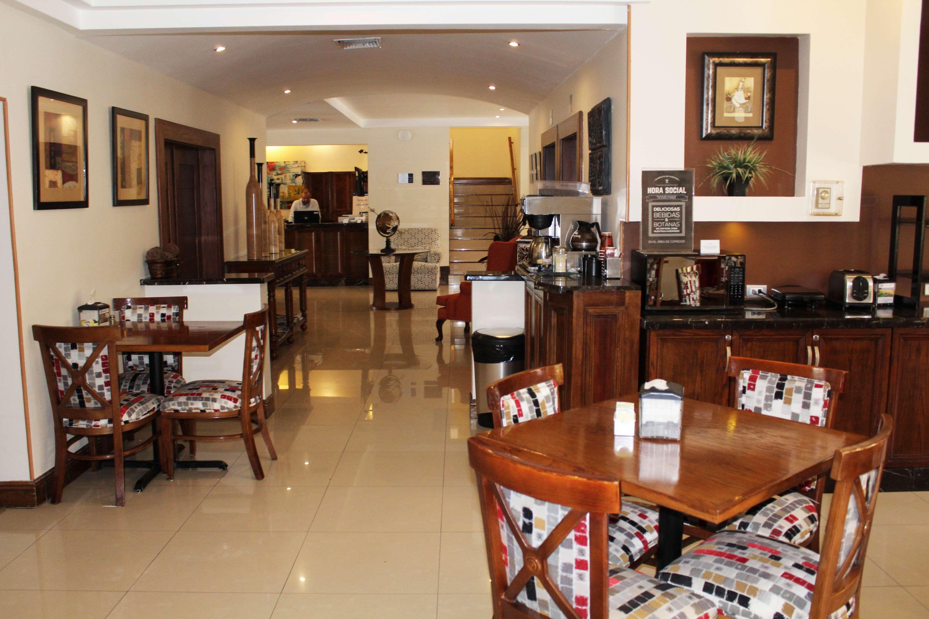 Best Western Plus Chihuahua Aeropuerto מראה חיצוני תמונה