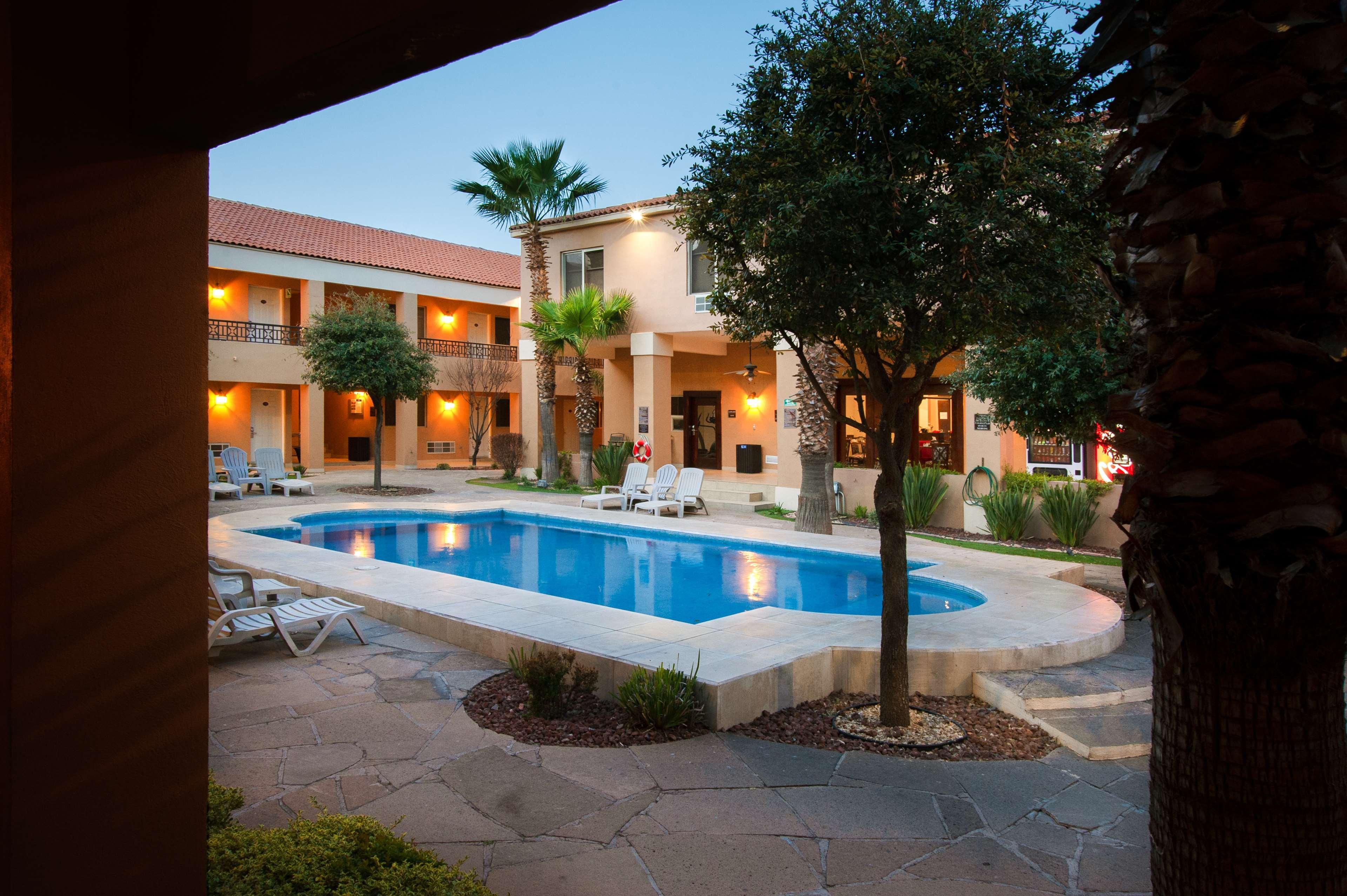 Best Western Plus Chihuahua Aeropuerto מראה חיצוני תמונה