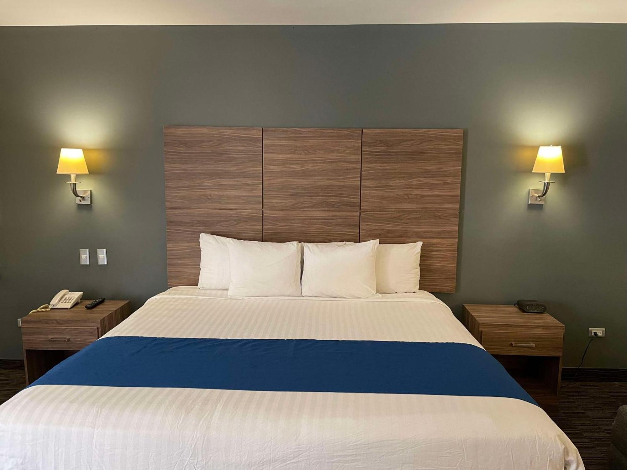Best Western Plus Chihuahua Aeropuerto מראה חיצוני תמונה