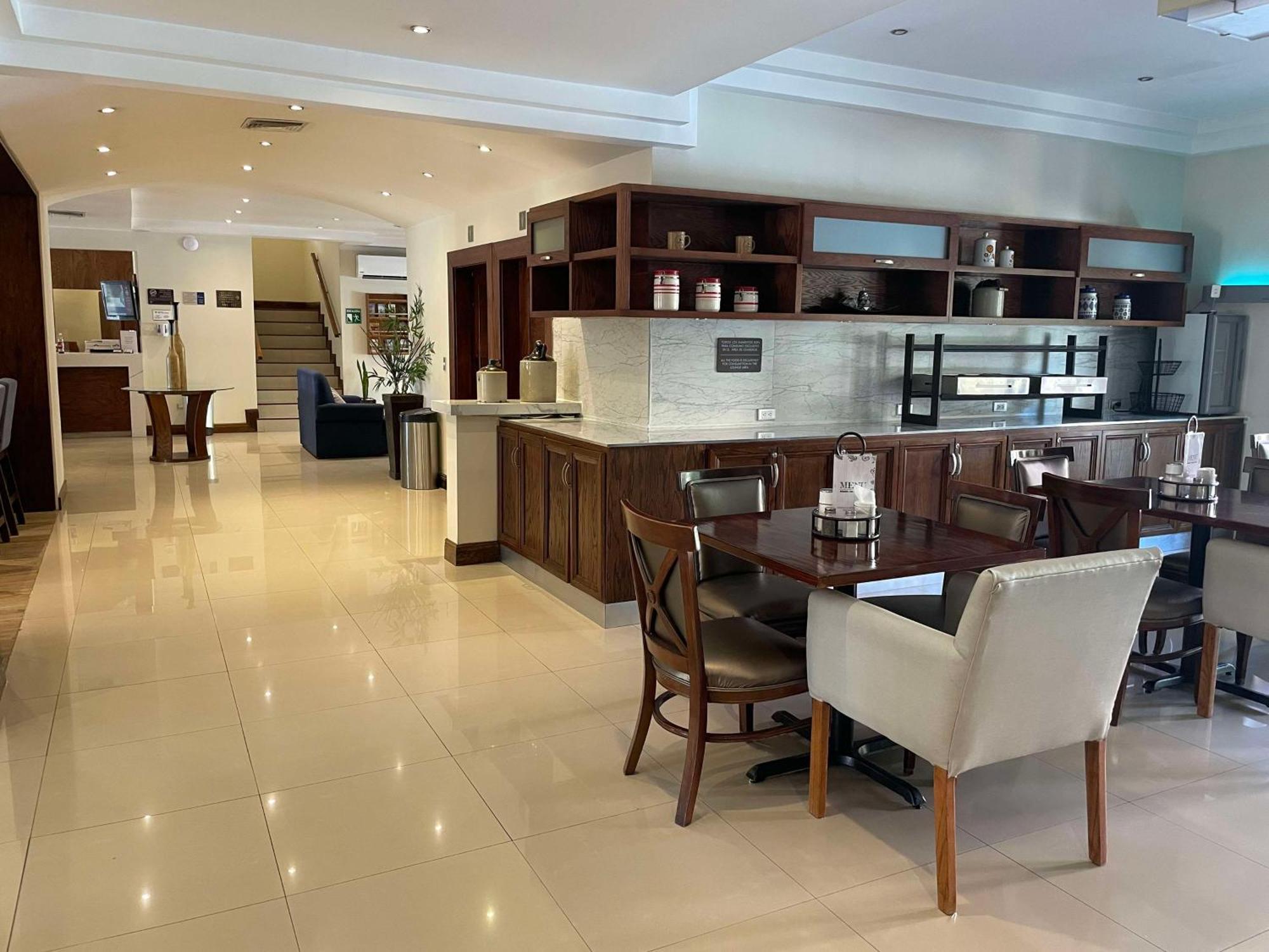 Best Western Plus Chihuahua Aeropuerto מראה חיצוני תמונה
